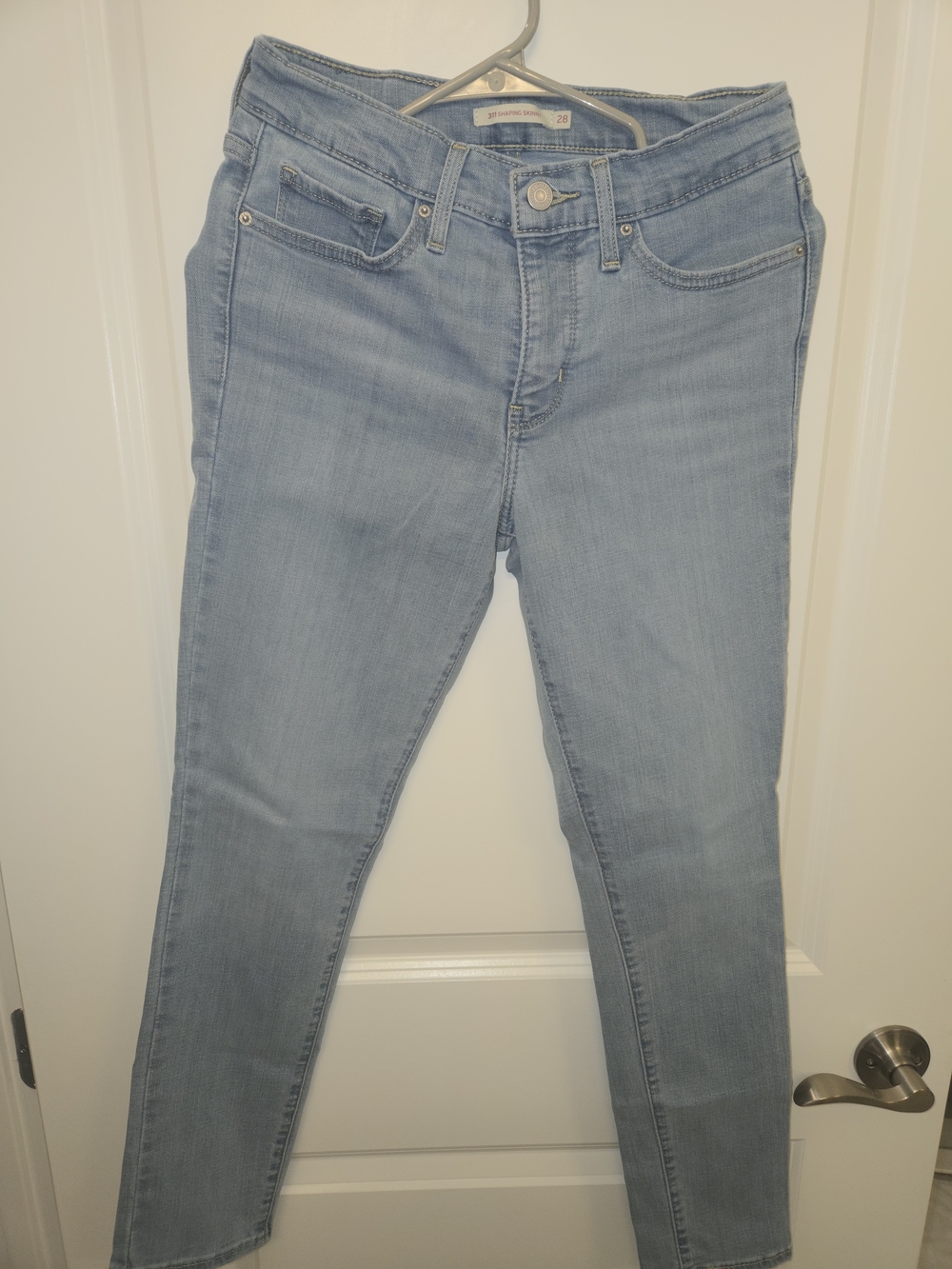 Levi's Women's Light Wash Skinny Jeans - Pale Blue Stretch Denim